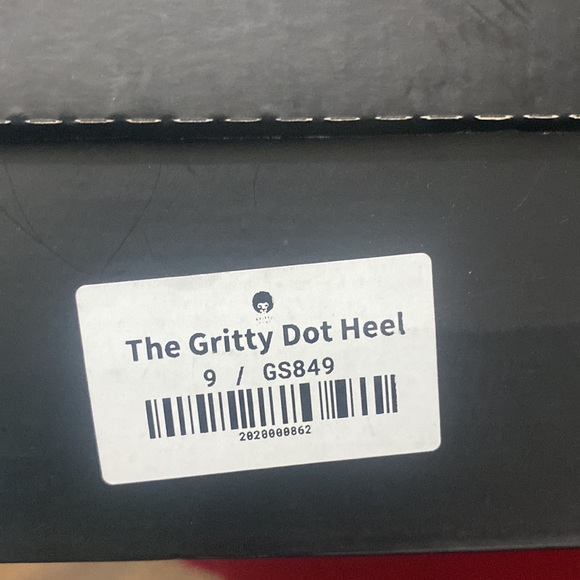 Black and white heels 👠 - Picture 5 of 5